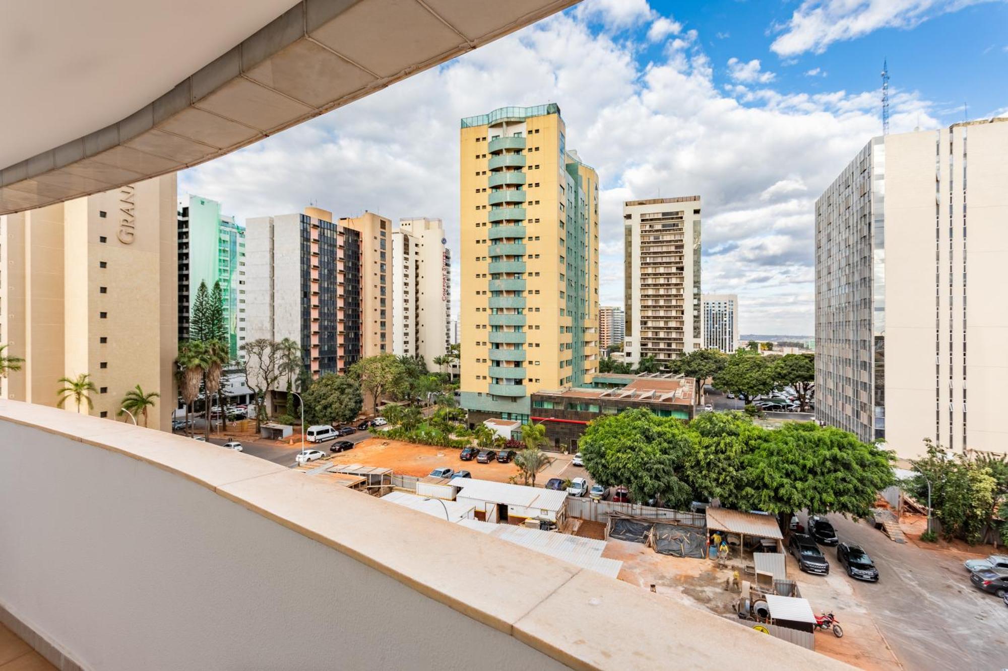 Flat Brasilia 50M2 Com Varanda Exterior photo
